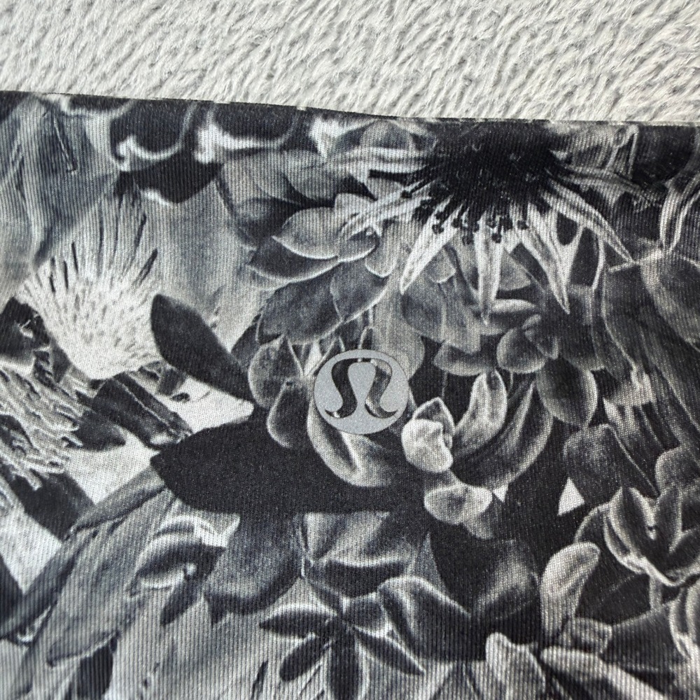 Lululemon Wunder Under Crop Leggings Women 8 Black Floral Yoga Pants - Picture 5 of 8